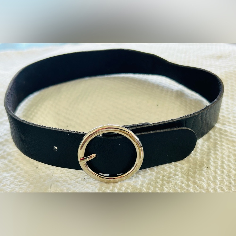 Black Collar Round Silver Buckle Necklace Bondage Gothic Adjustable 16”